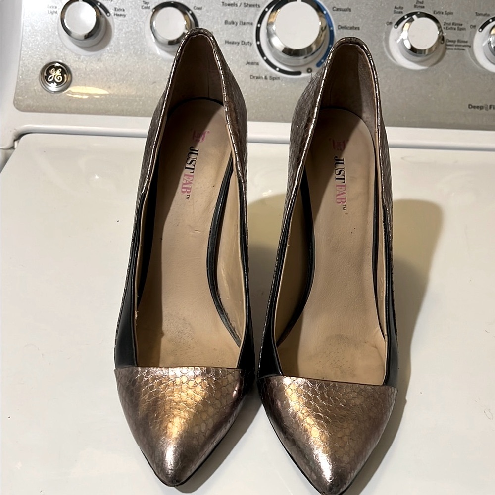 JustFab Metallic Bronze Pointed Heels